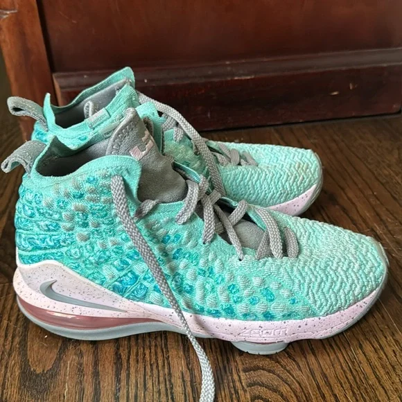 Nike LeBron James XVII 17 GS South Beach Aqua Pink - Size 6Y Basketball - Picture 5 of 7